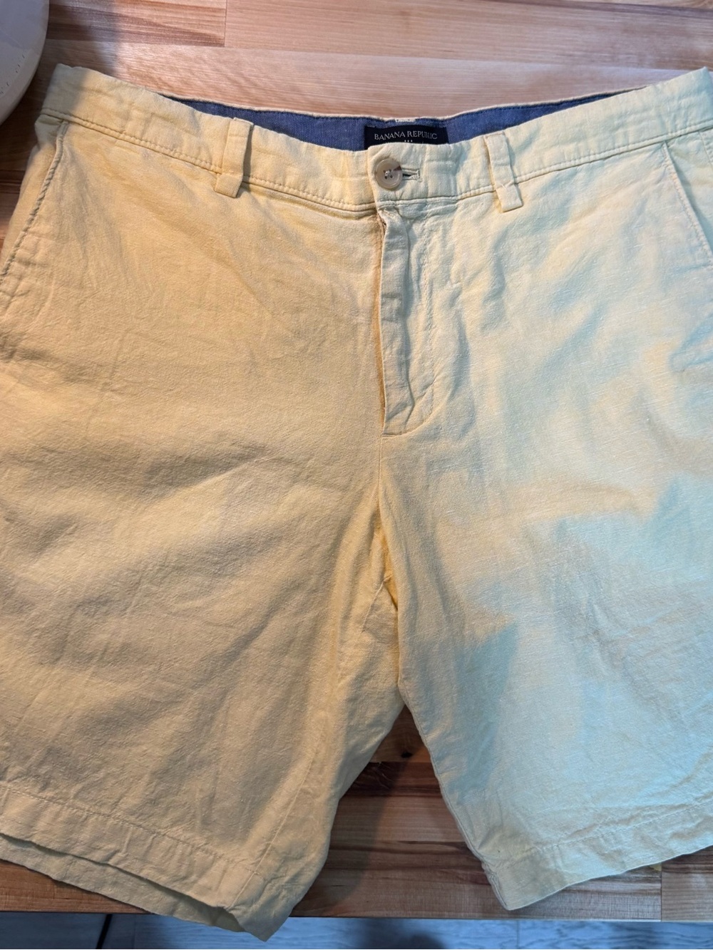 Banana Republic Aiden Men's Yellow Linen-Blend Shorts